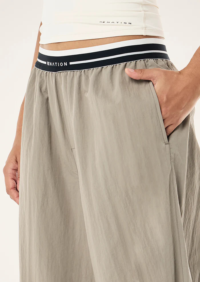 AVANT PANT IN MOON GREY