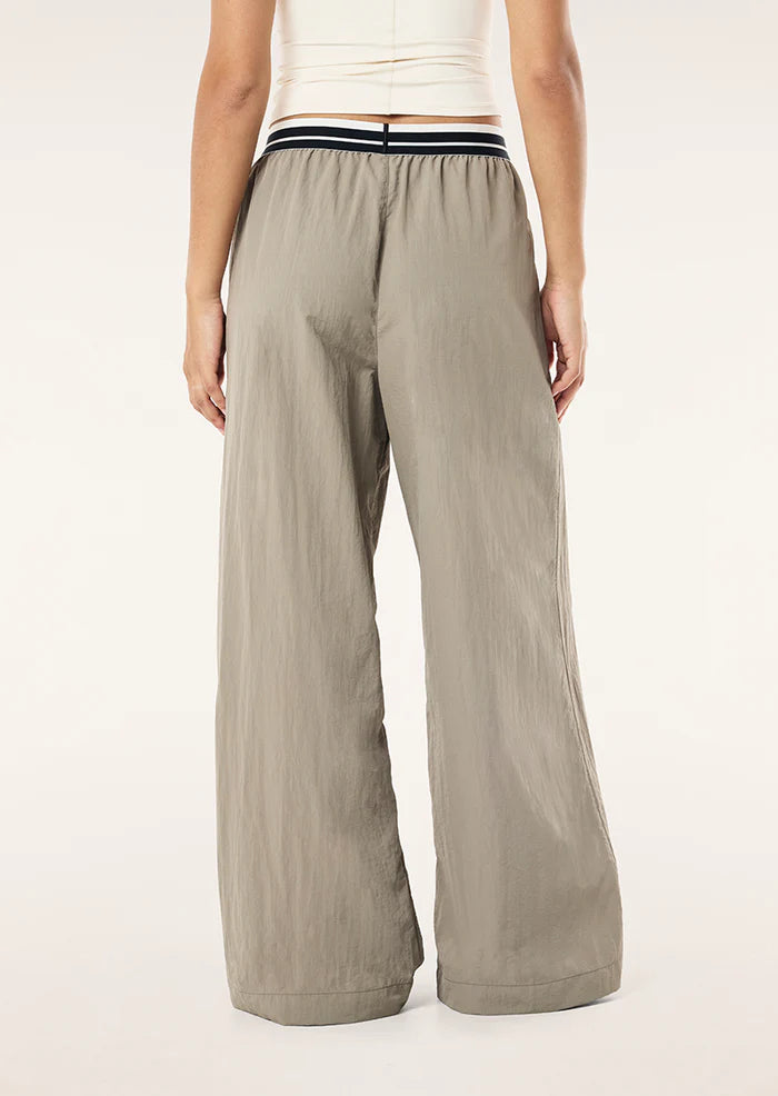 AVANT PANT IN MOON GREY