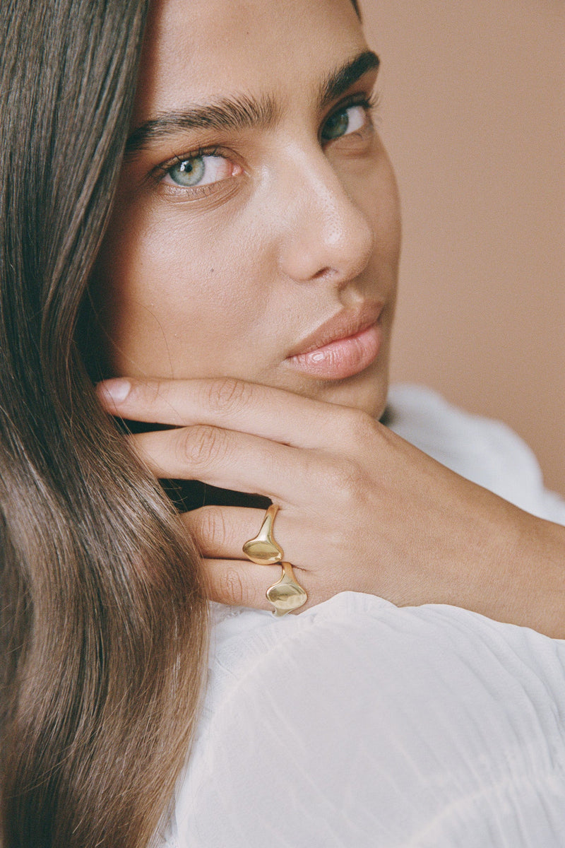 EGG SIGNET RING