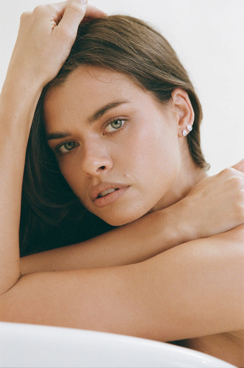 OVAL STUDS