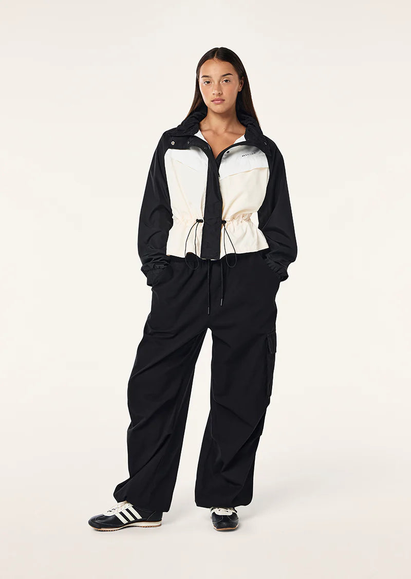 SHELTER JAKET - BLACK/WHITE