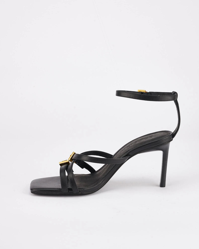 BOUCLE HEEL BLACK