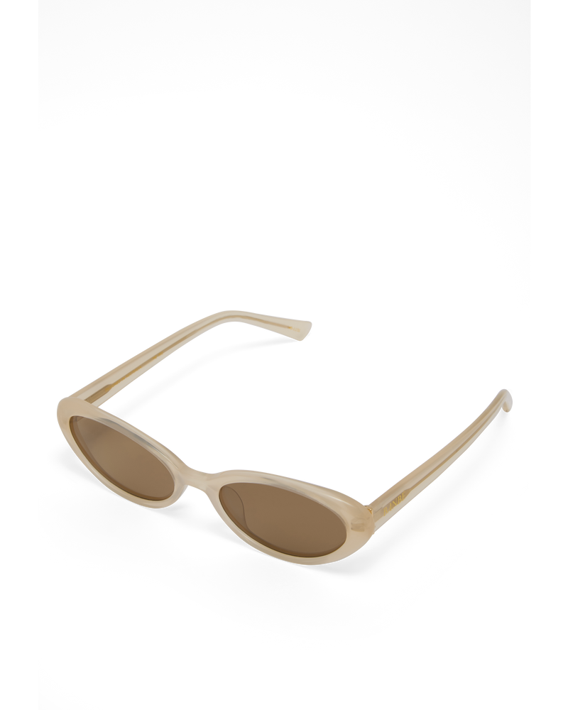 THE IRIS PEARL-HONEY