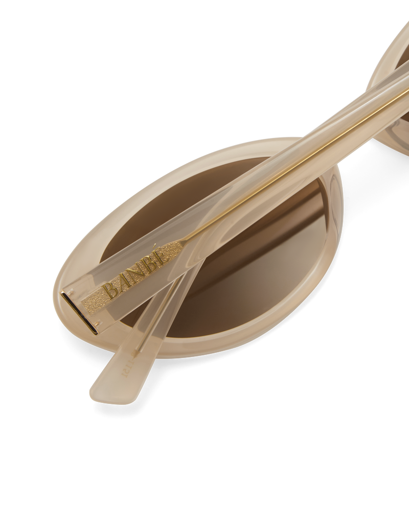 THE IRIS PEARL-HONEY