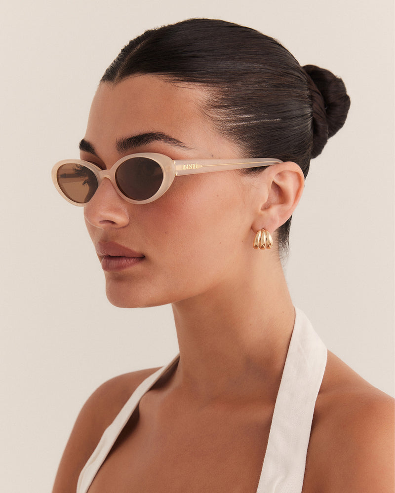 THE IRIS PEARL-HONEY