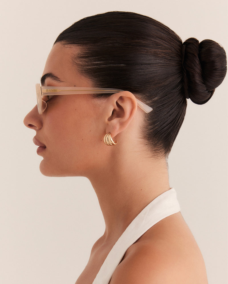 THE IRIS PEARL-HONEY