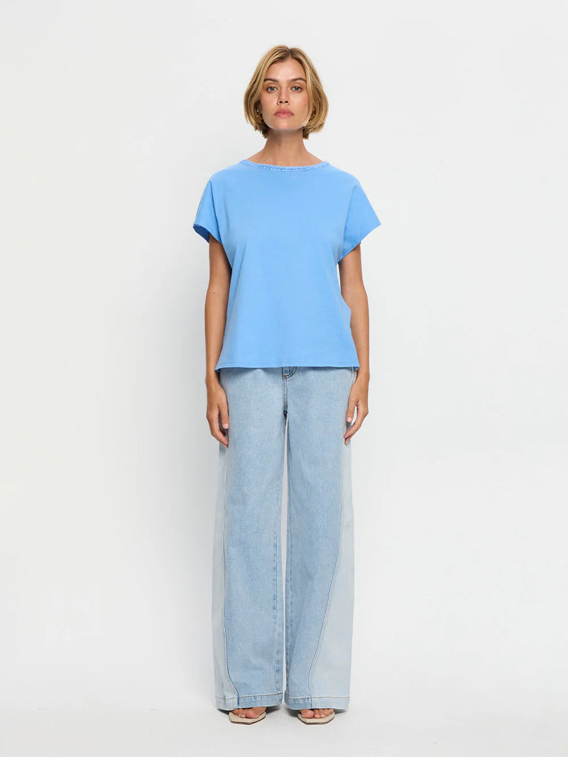 THEA TEE - SKY BLUE
