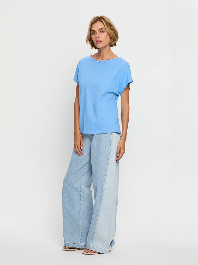 THEA TEE - SKY BLUE